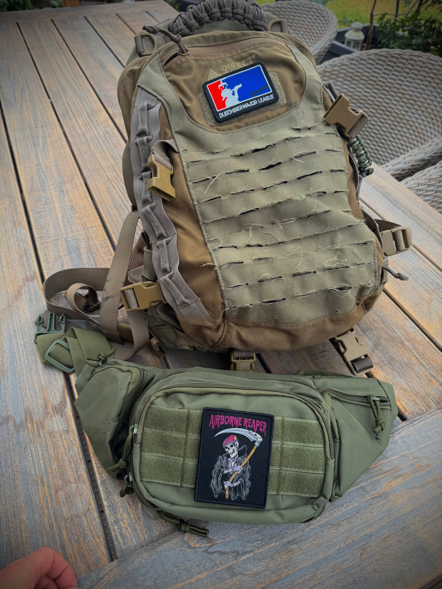 Taktische DuschBierTasche mit AirborneReaperPatch in Oliv